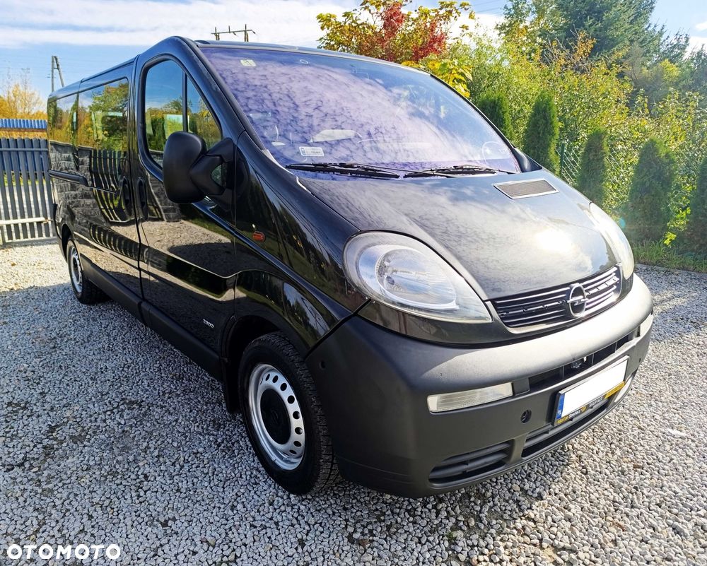 Opel Vivaro 2004 photo 2