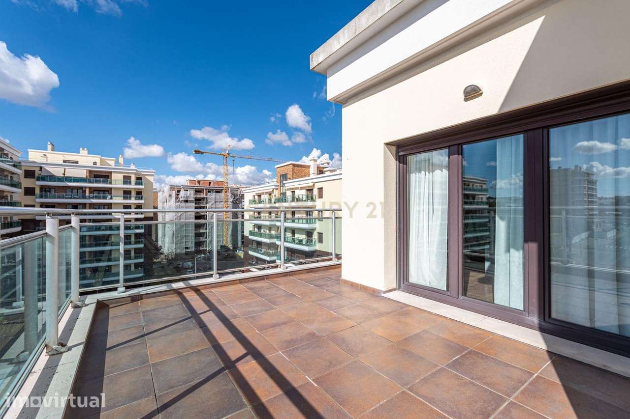 Apartamento T4 com varanda envolvente de 70 m² | Terraços da Ponte | S - Grande imagem: 4/34