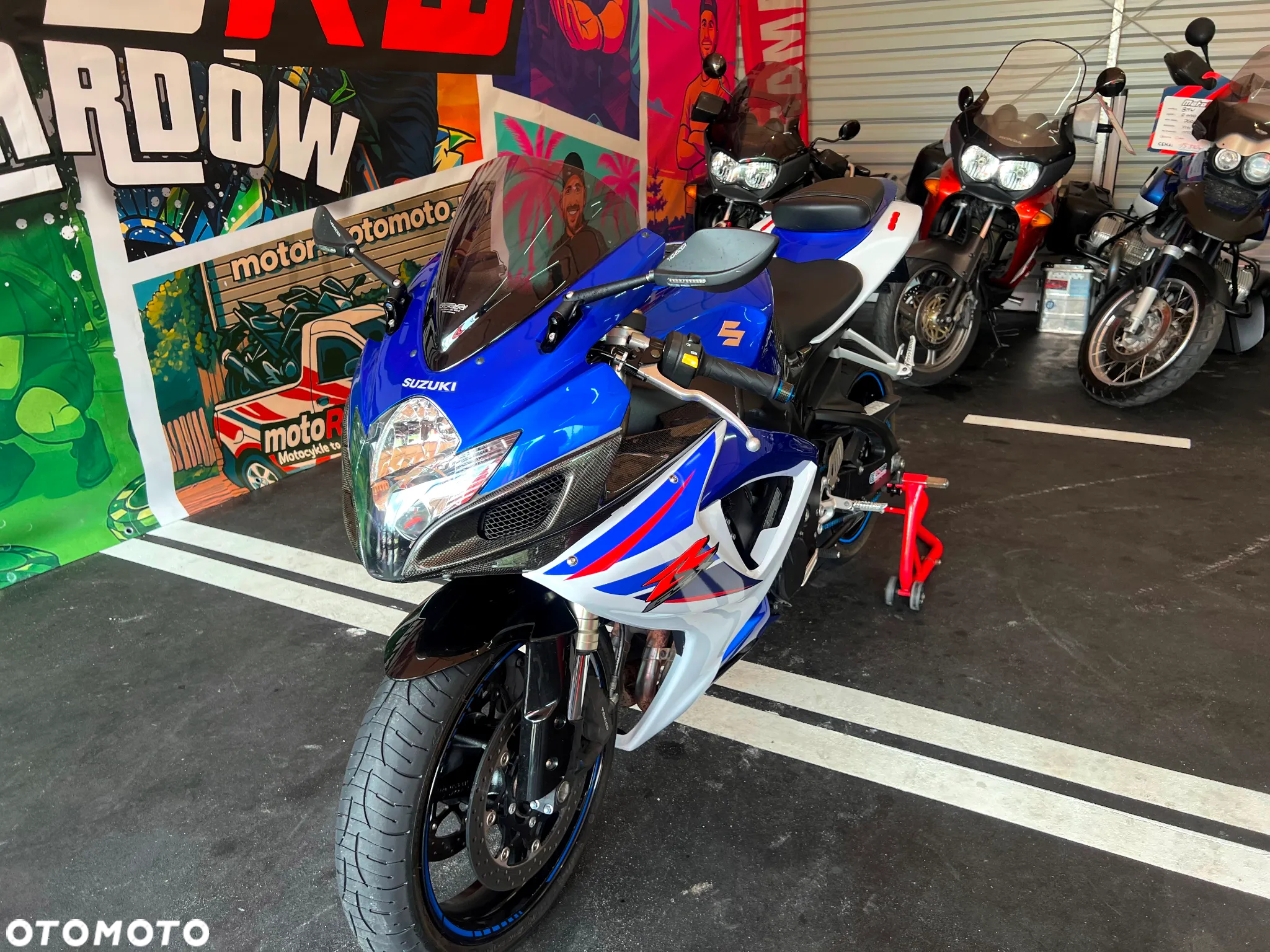 Suzuki GSX-R - 24