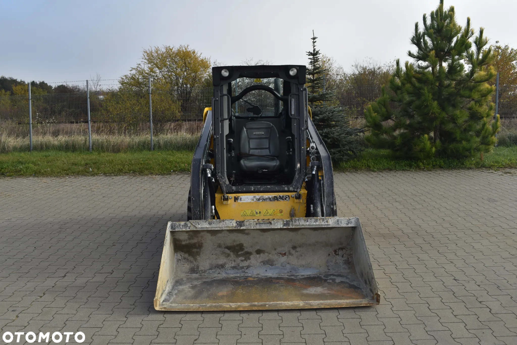 New Holland L 216 - 3