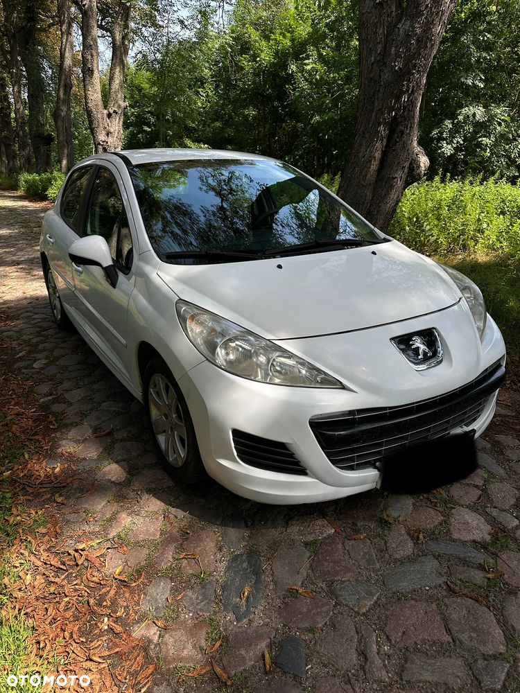 Peugeot 207 - 1
