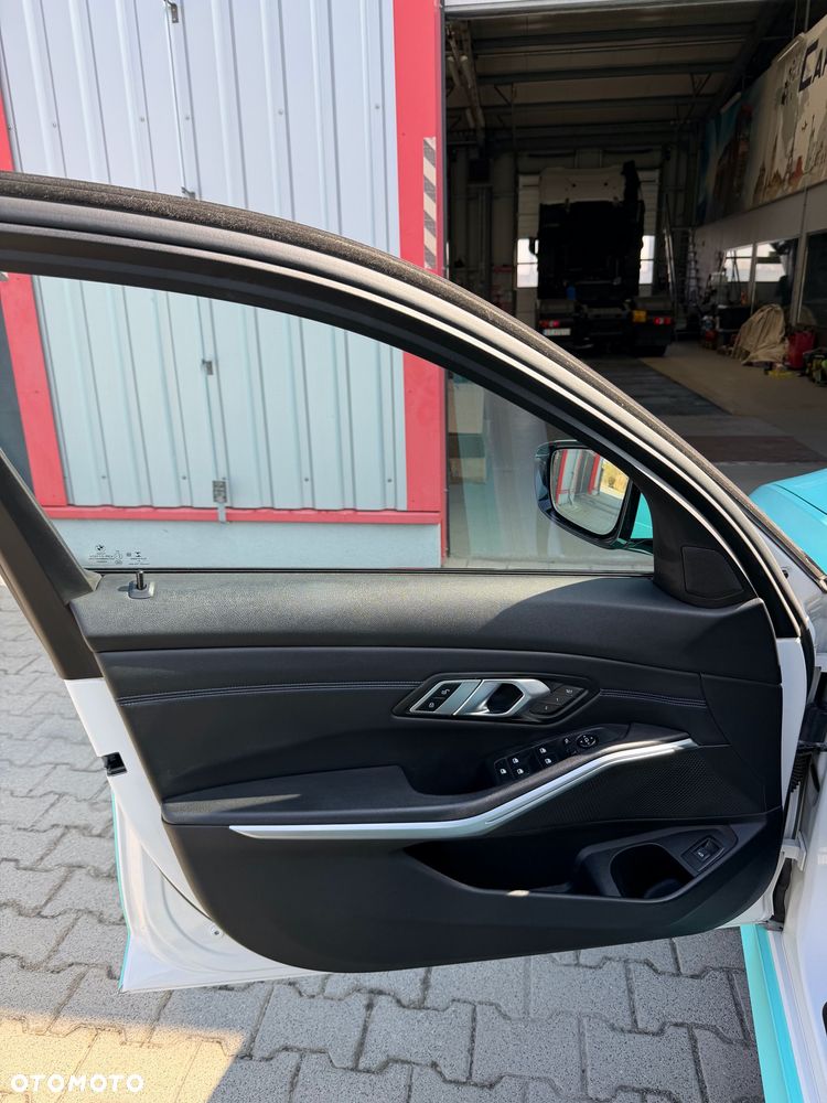 BMW Seria 3 M340i xDrive sport - 16