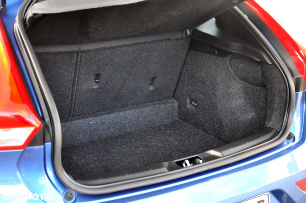 Volvo V40 D2 RDesign - 25