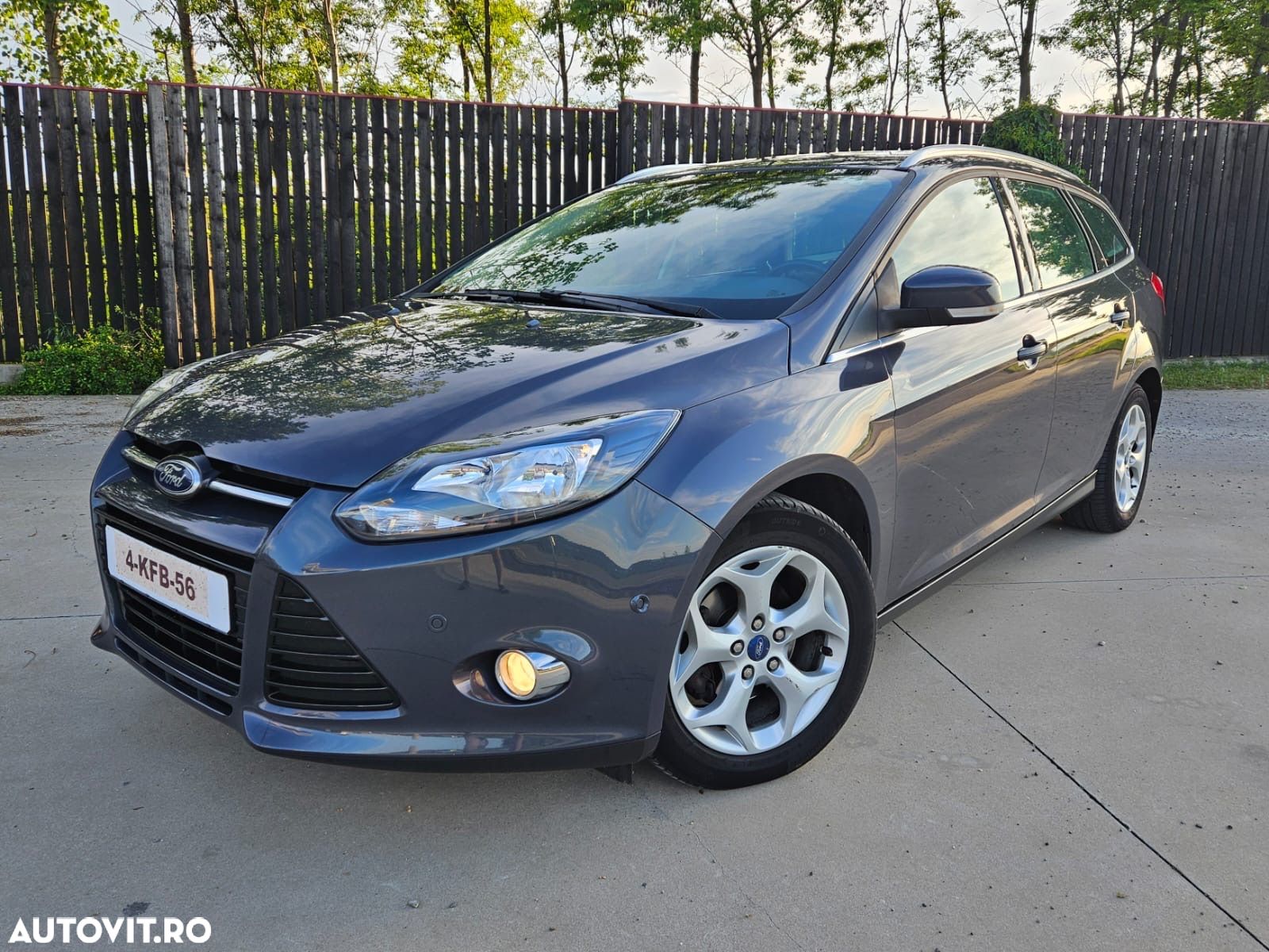 Ford Focus Turnier 1.6 TDCi ECOnetic 88g Start-Stopp-Sy Titanium - 1