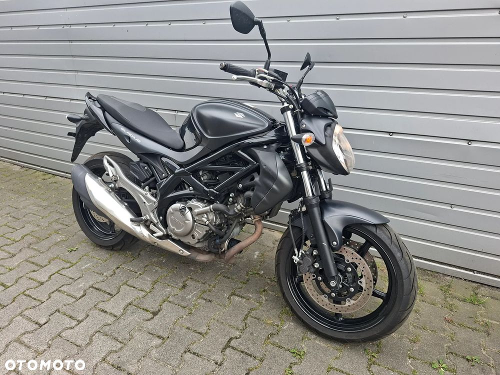 Suzuki Gladius - 6
