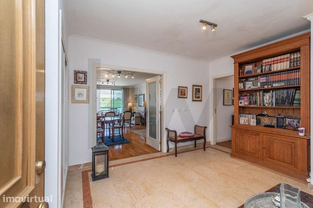 Apartamento T3, Terraço com Vista Panorâmica, varandas e garagem – Alg - Grande imagem: 2/42