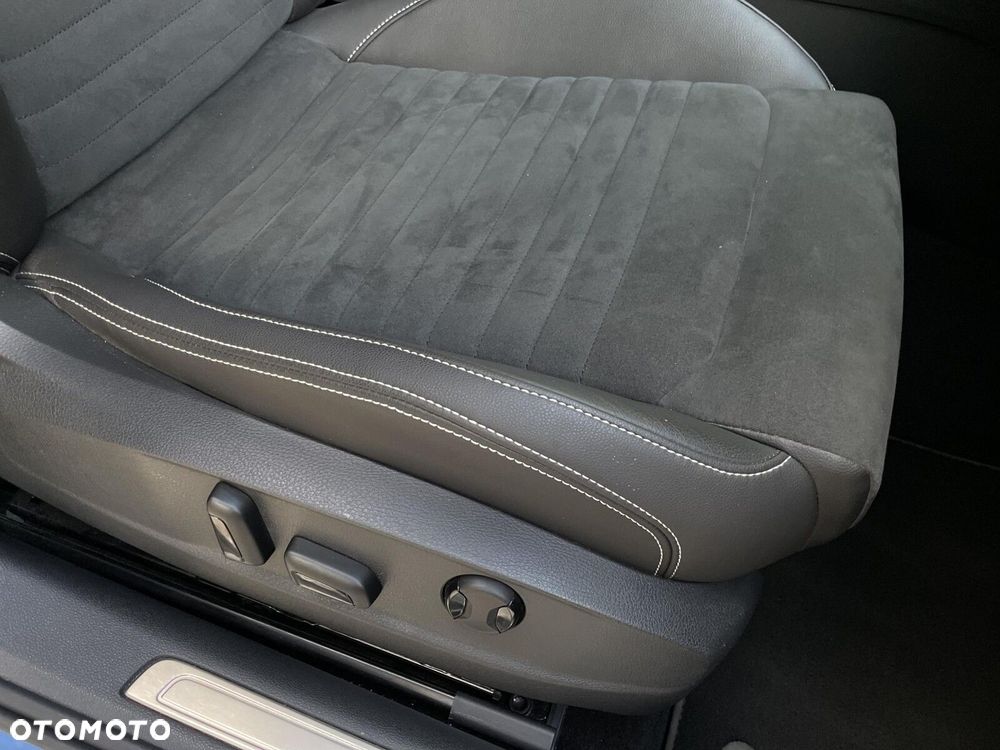 Volkswagen Passat 2.0 TDI Elegance DSG - 26