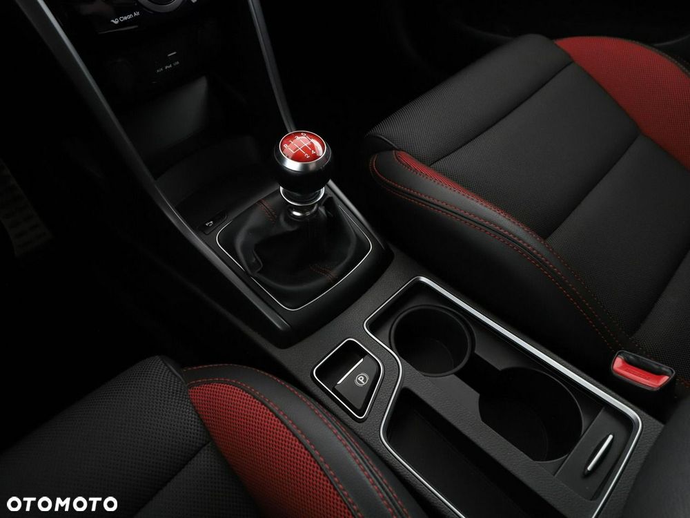 Hyundai i30 1.6 T GDI Turbo - 29