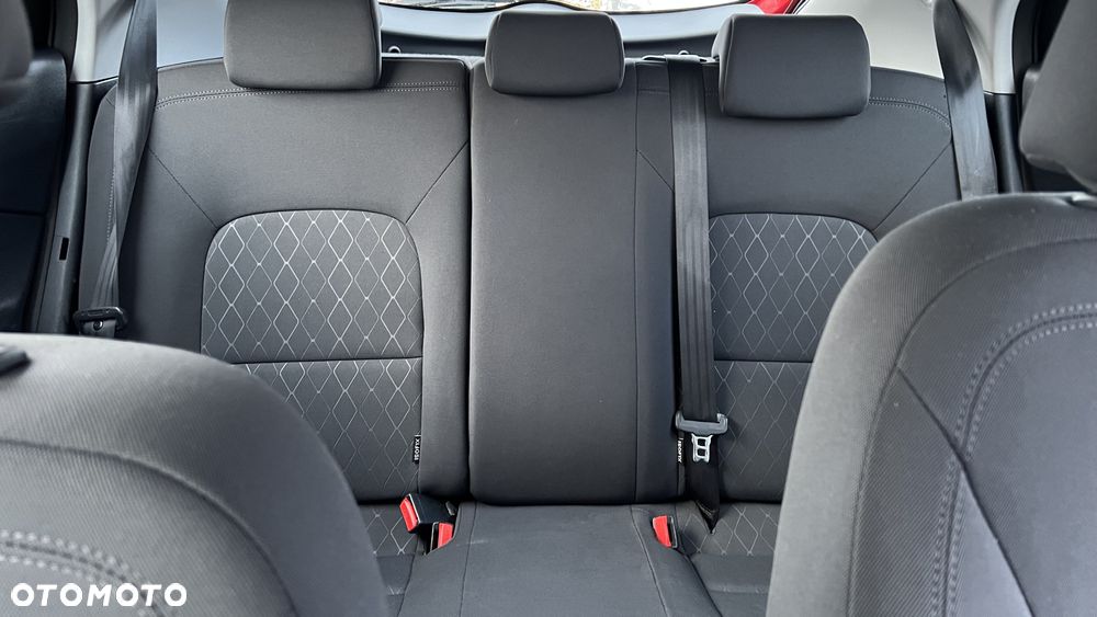 Kia Rio 1.4 Business Line - 12