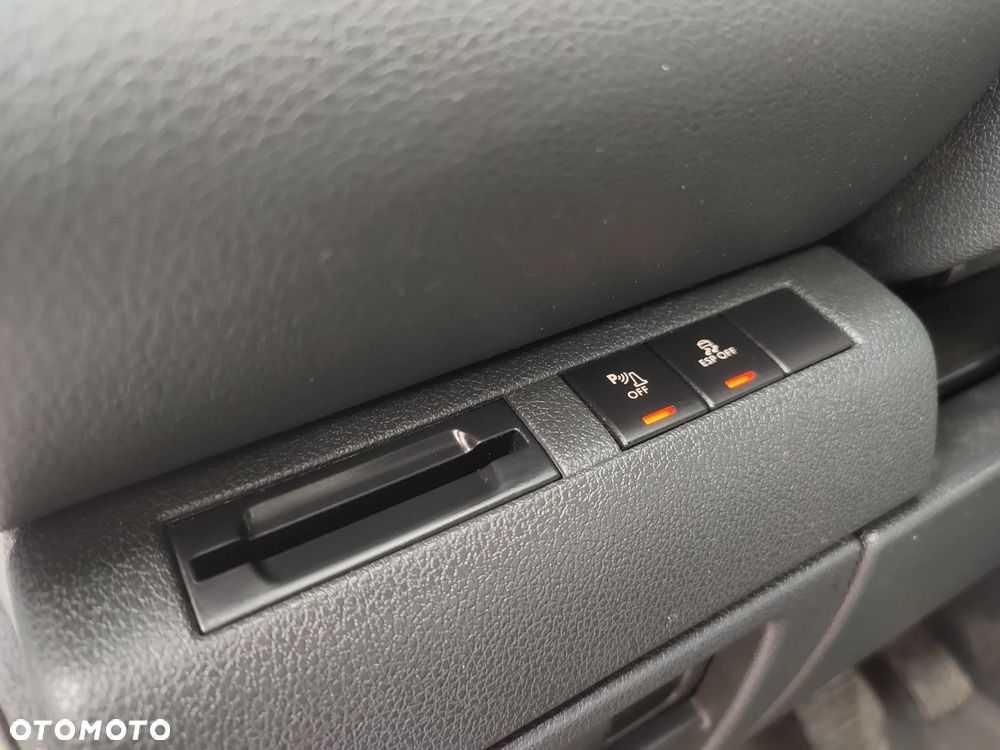 Peugeot 3008 HDi FAP 150 Roland Garros - 35