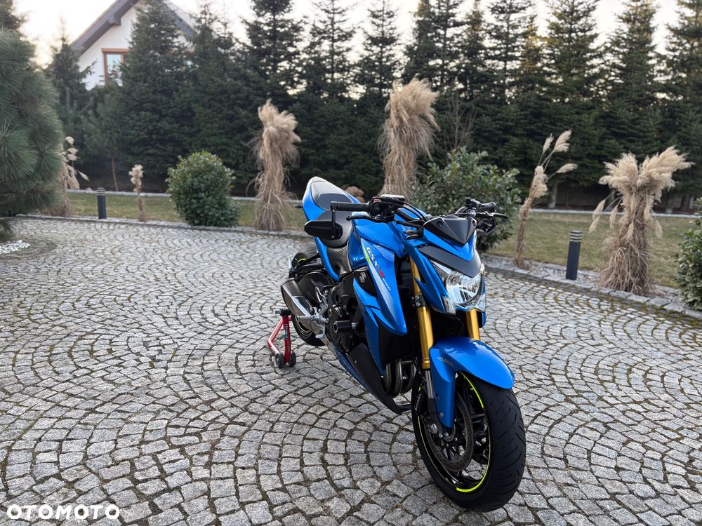 Suzuki GSX - 9