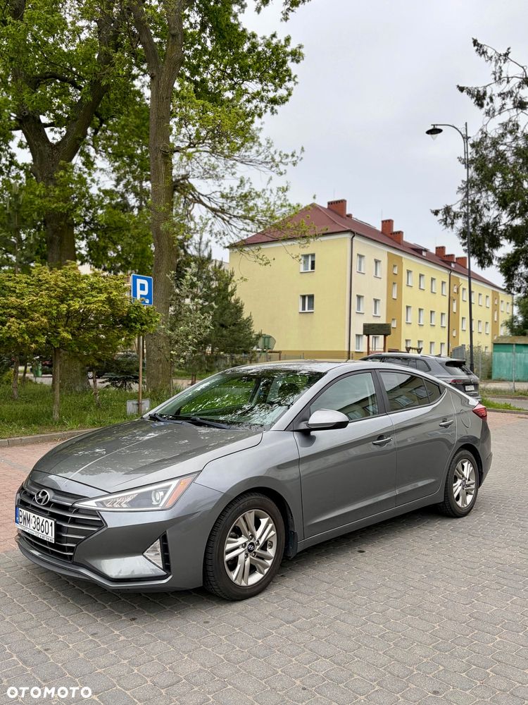 Hyundai Elantra - 4