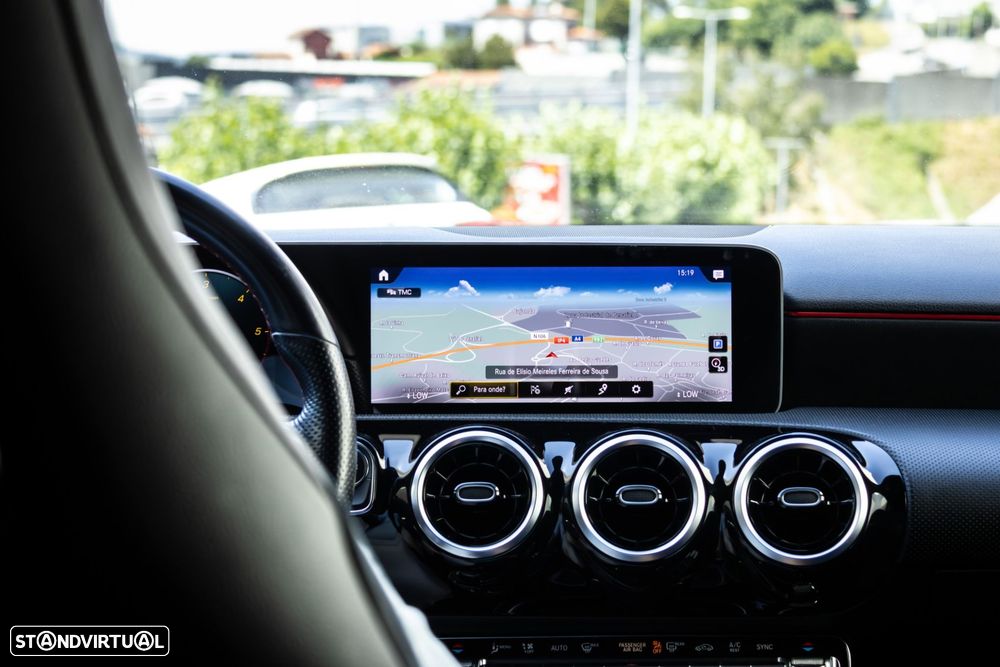 Mercedes-Benz A 180 d AMG Line - 34