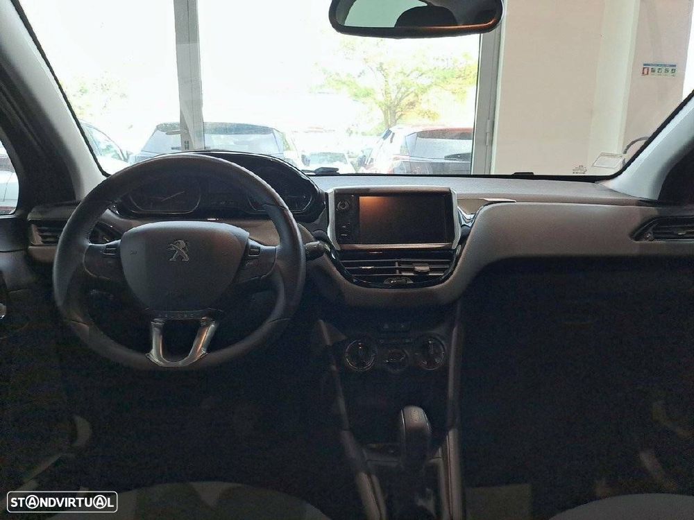 Peugeot 208 1.2 PureTech Signature - 8