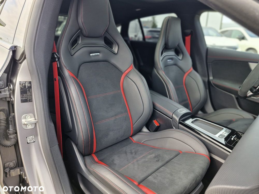 Mercedes-Benz CLA AMG 45 S 4-Matic+ 8G-DCT - 17