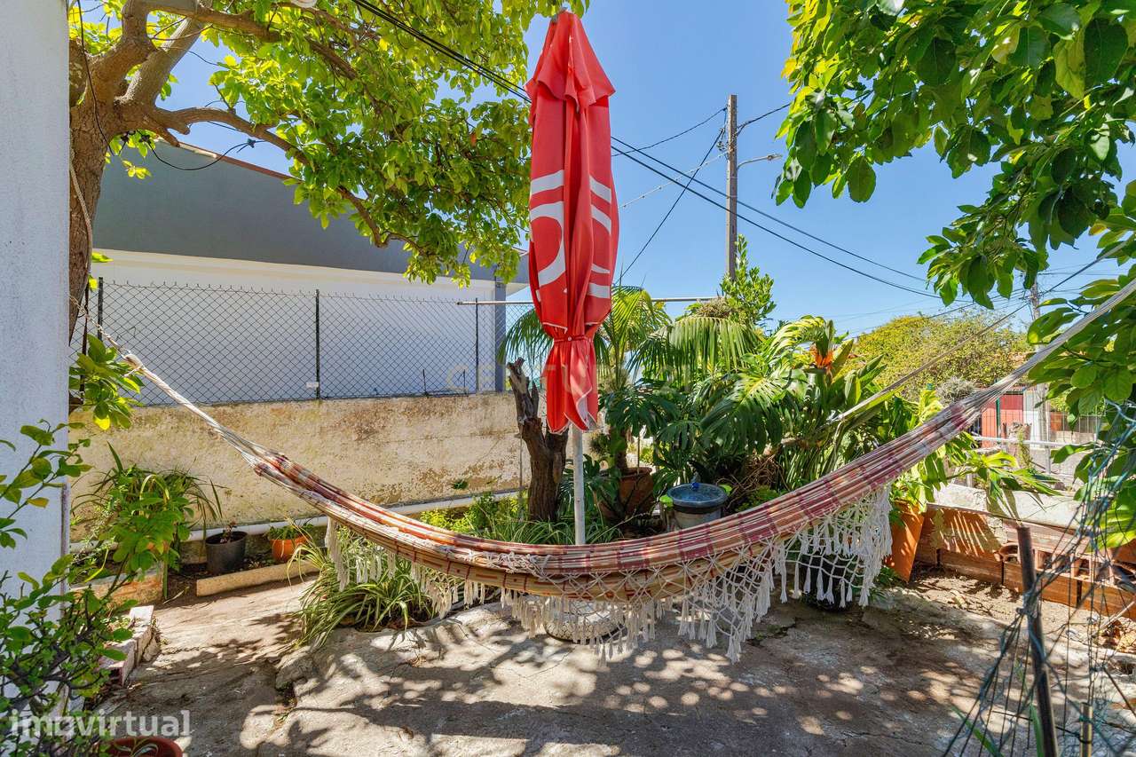 Moradia T2 com jardim e anexo de apoio | Bairro das Faceiras | São Dom - Grande imagem: 5/23