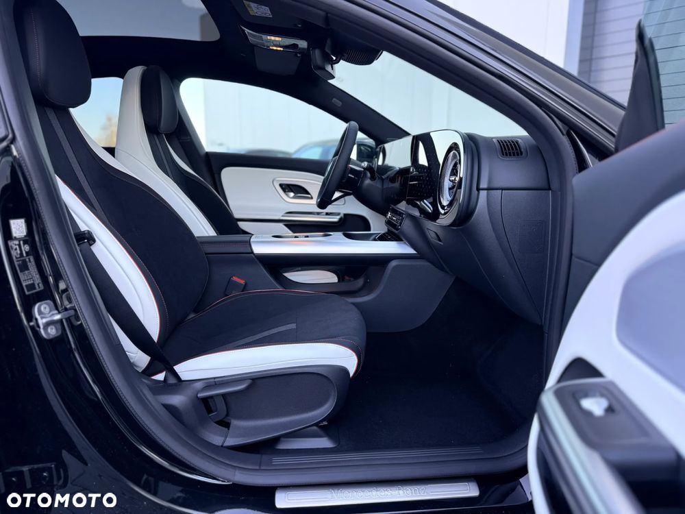 Mercedes-Benz CLA - 23