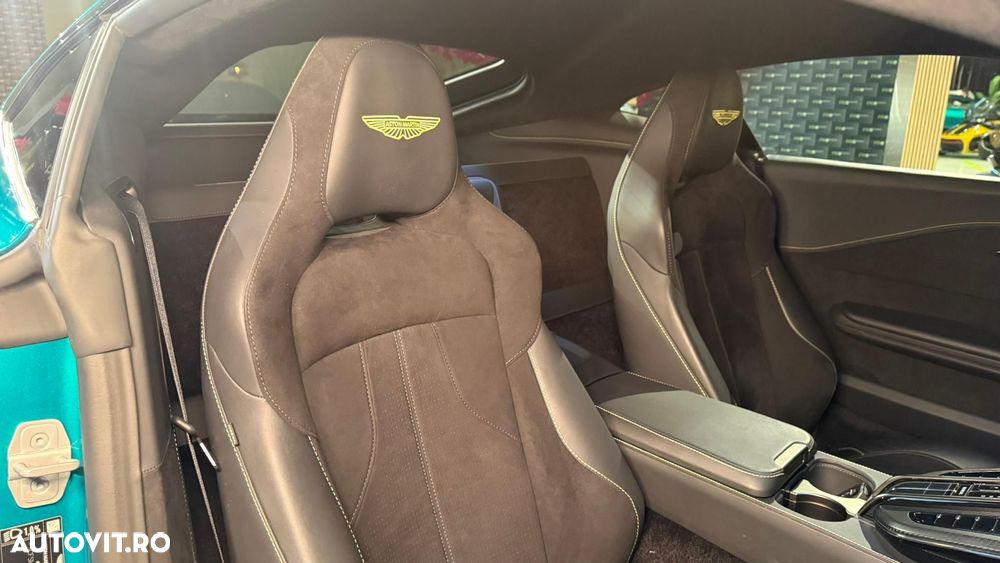 Aston Martin V8 Vantage - 32