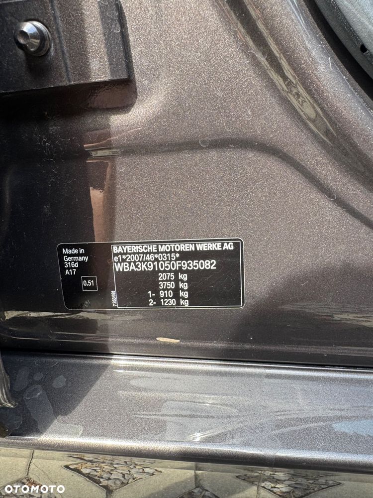 BMW Seria 3 316d - 23