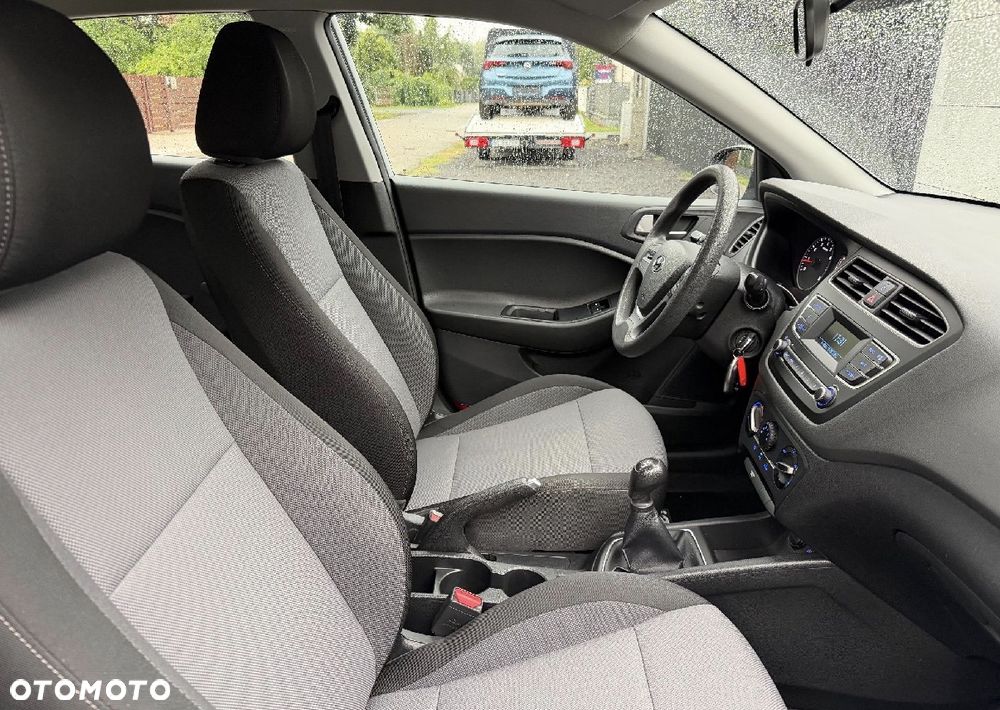 Hyundai i20 blue 1.2 Classic - 8