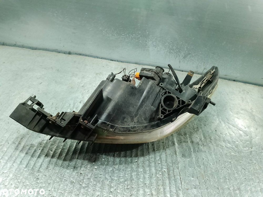 LAMPA PRZÓD PRAWA MAZDA 5 ( 05-10 ) P5115R  P4998 - 6