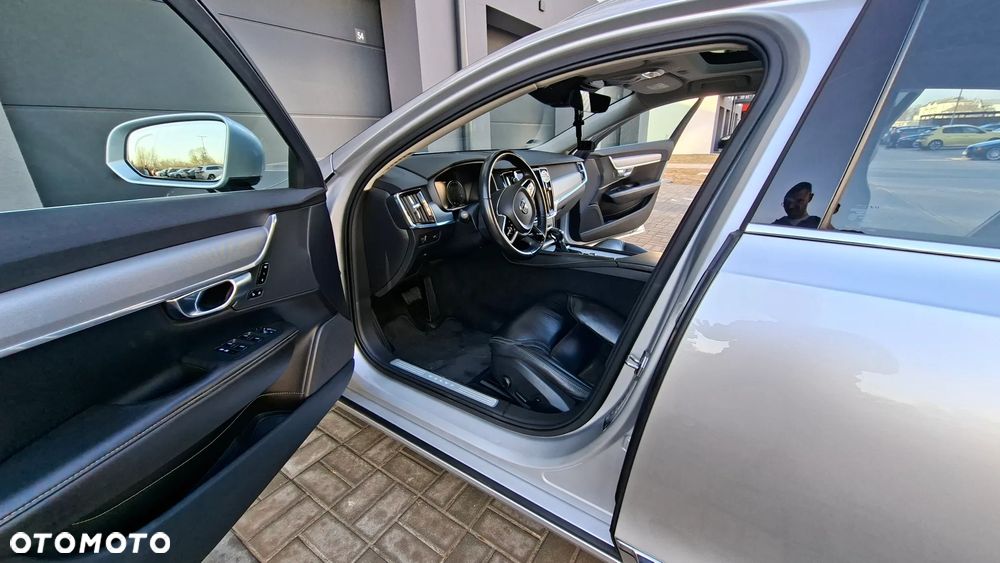 Volvo V90 D4 Inscription - 18