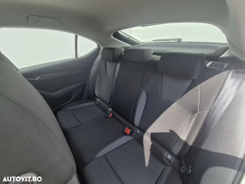 Skoda Octavia 2.0 TDI DSG Ambition - 11