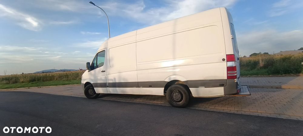 Mercedes-Benz Sprinter - 5