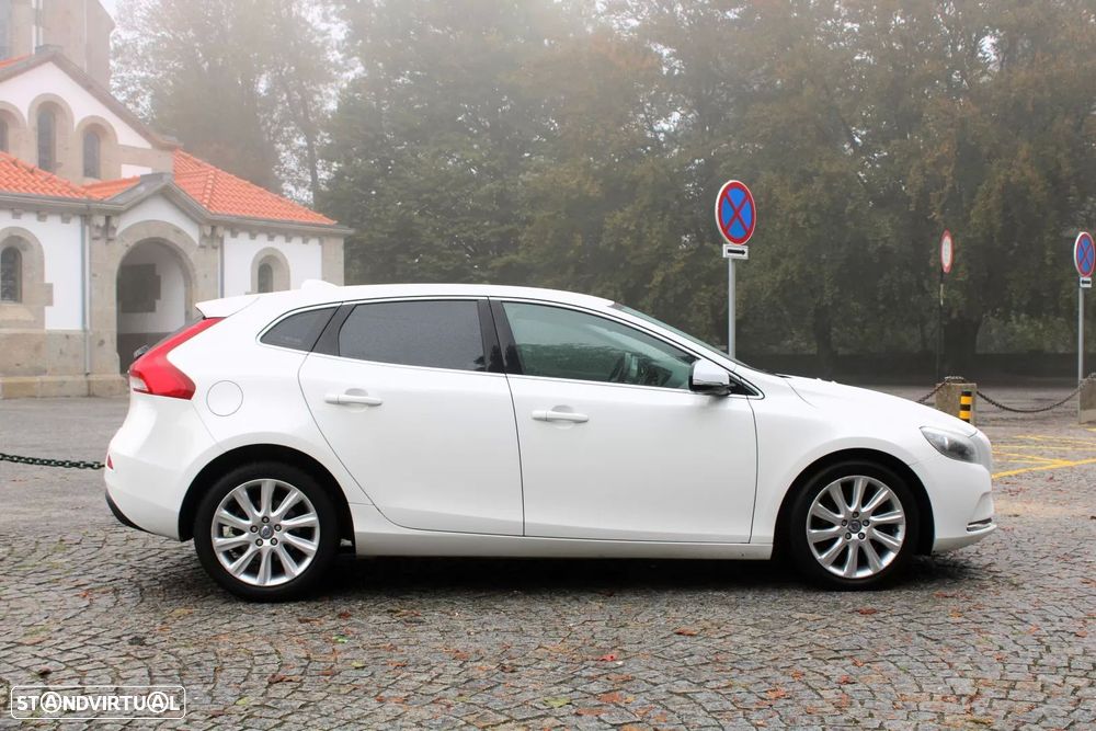 Volvo V40 1.6 D2 Momentum Eco - 3