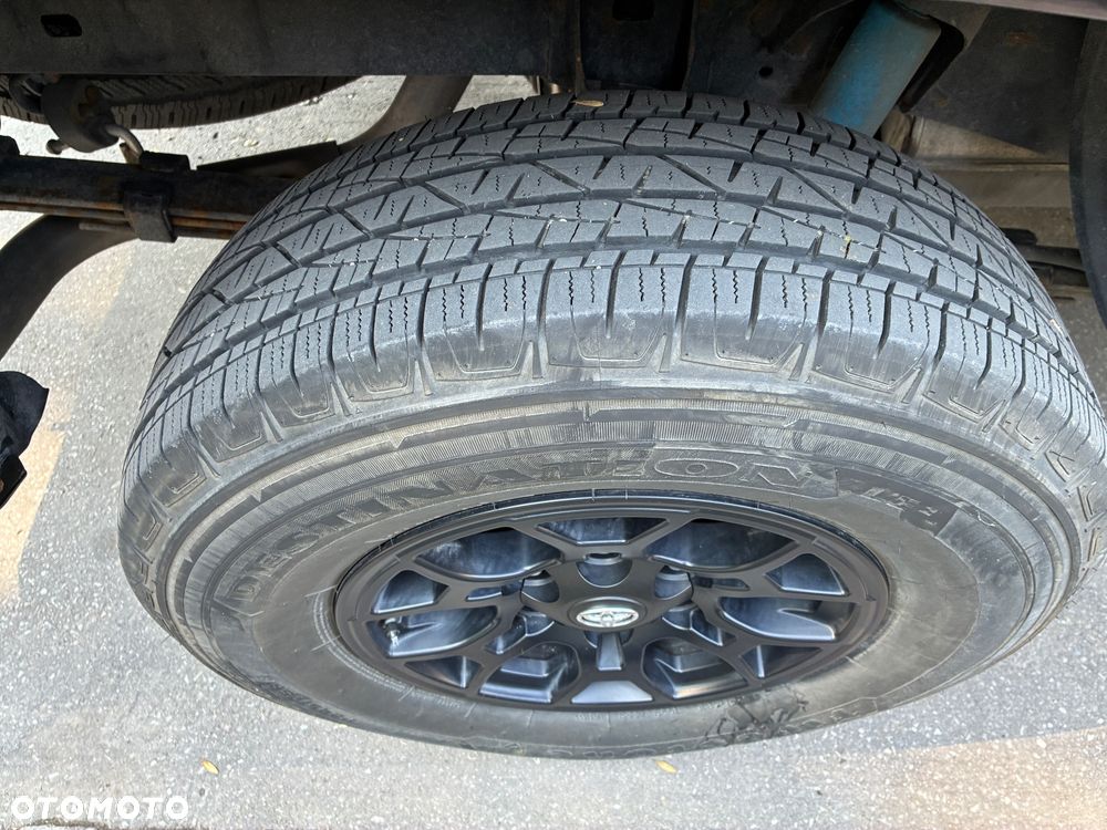 Toyota Tacoma - 17