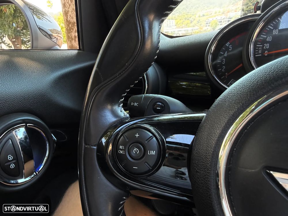 MINI 5 Portas Cooper SD Aut. - 16