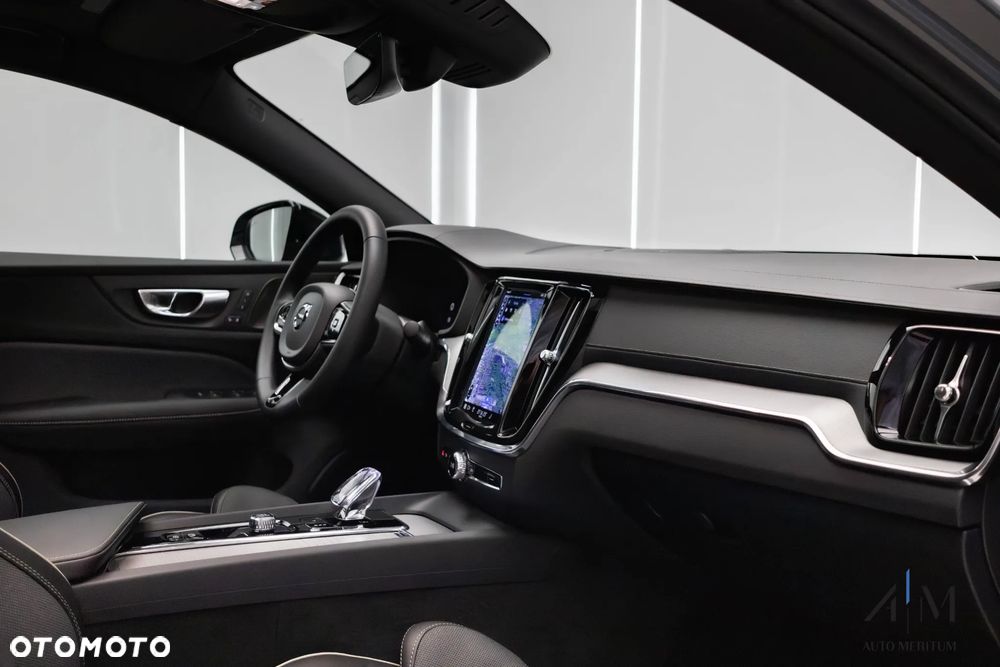 Volvo S60 B5 B AWD Ultimate Dark - 17