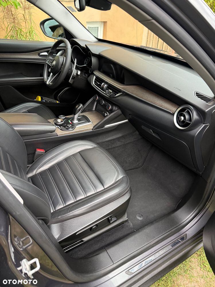 Alfa Romeo Stelvio 2.0 Turbo First Edition Q4 - 14