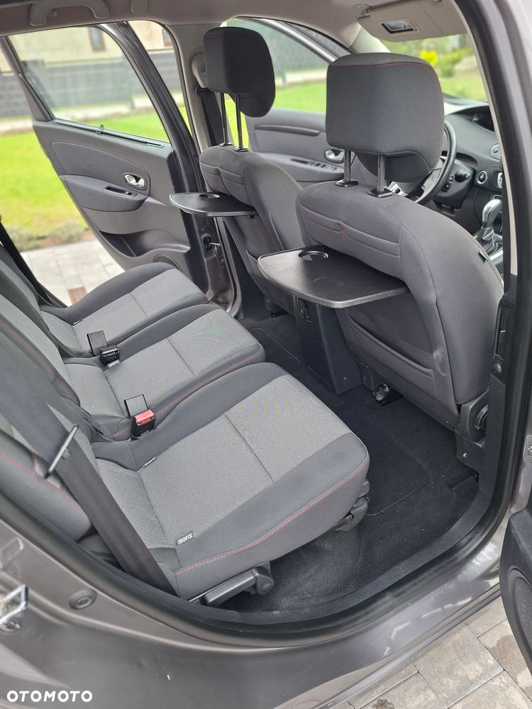 Renault Grand Scenic dCi 110 EDC Paris - 9