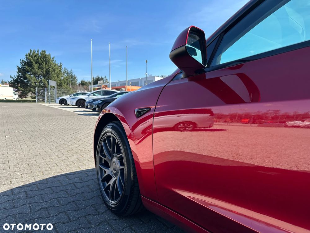 Tesla Model 3 - 3