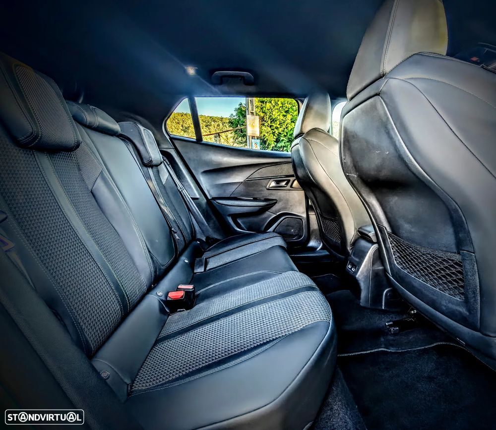 Peugeot 2008 1.5 BlueHDi GT Line - 17