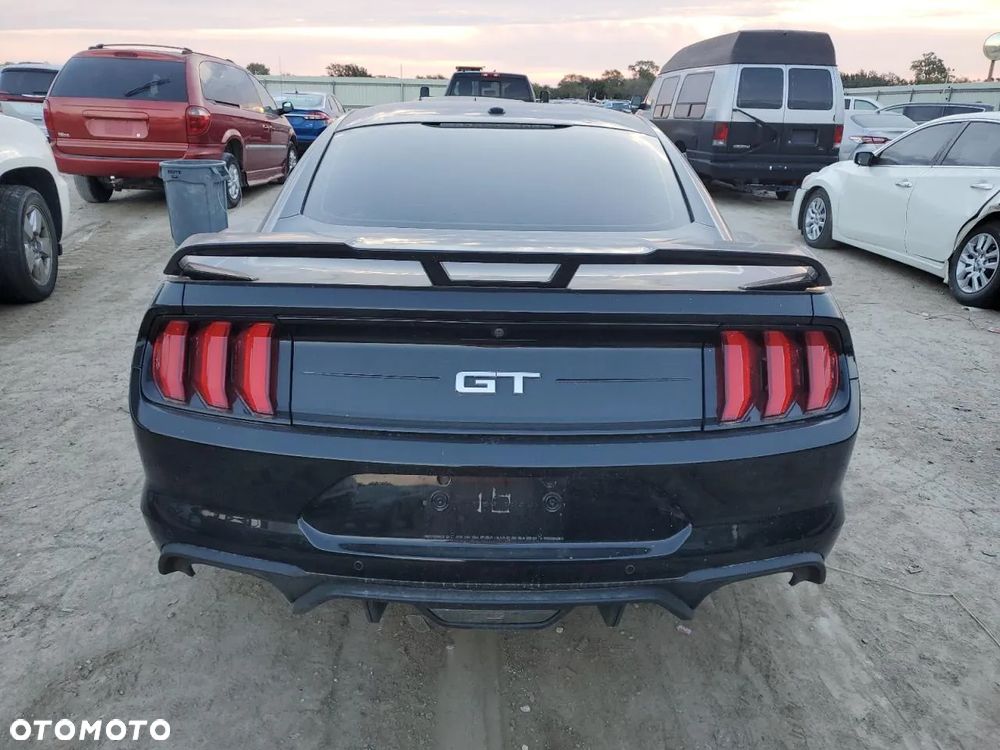 Ford Mustang 5.0 V8 GT - 6