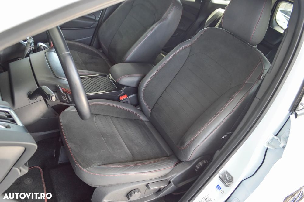 Ford Kuga 2.0 TDCi 2x4 Aut. ST-Line - 21