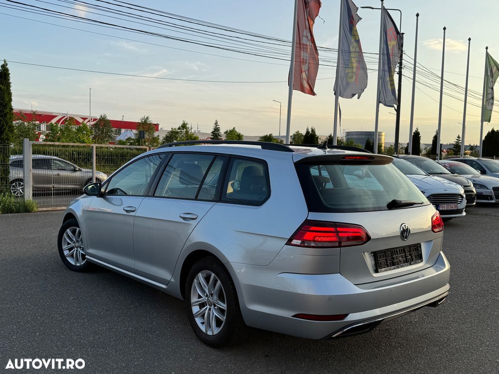 Volkswagen Golf 2.0 TDI SCR DSG Comfortline - 4