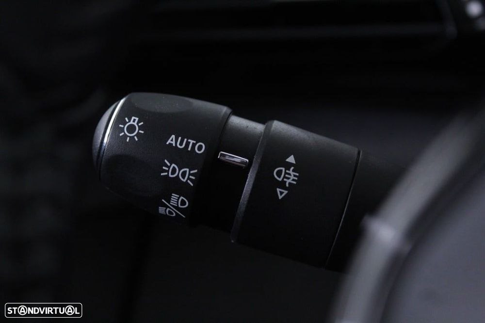 Peugeot 308 SW 1.2 PureTech Allure EAT8 - 24