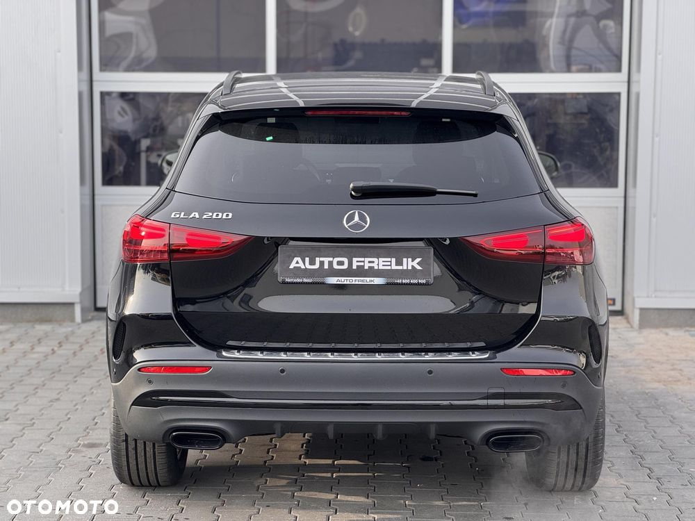 Mercedes-Benz GLA 200 AMG Line - 10