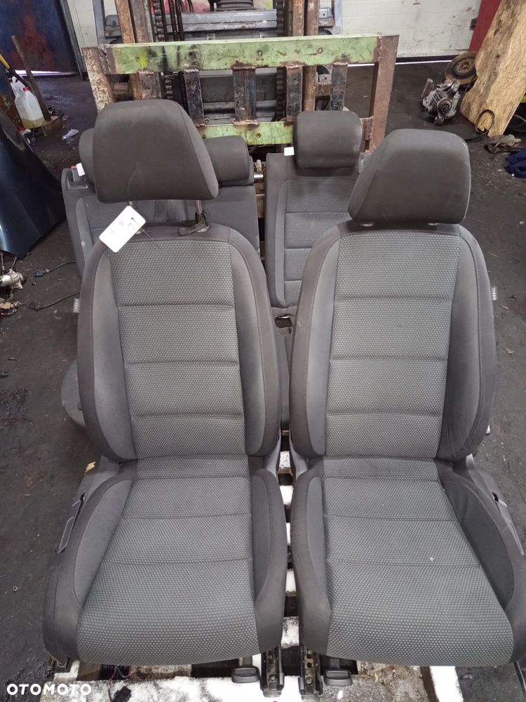 KOMPLET FOTELI GOLF 6 VI HB 5-DRZWI - 1