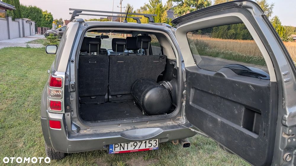 Suzuki Grand Vitara 2.0 De Luxe - 9