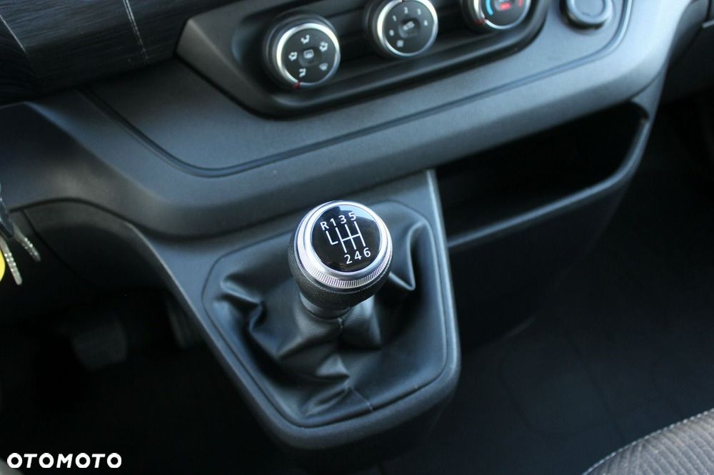 Renault Trafic - 23