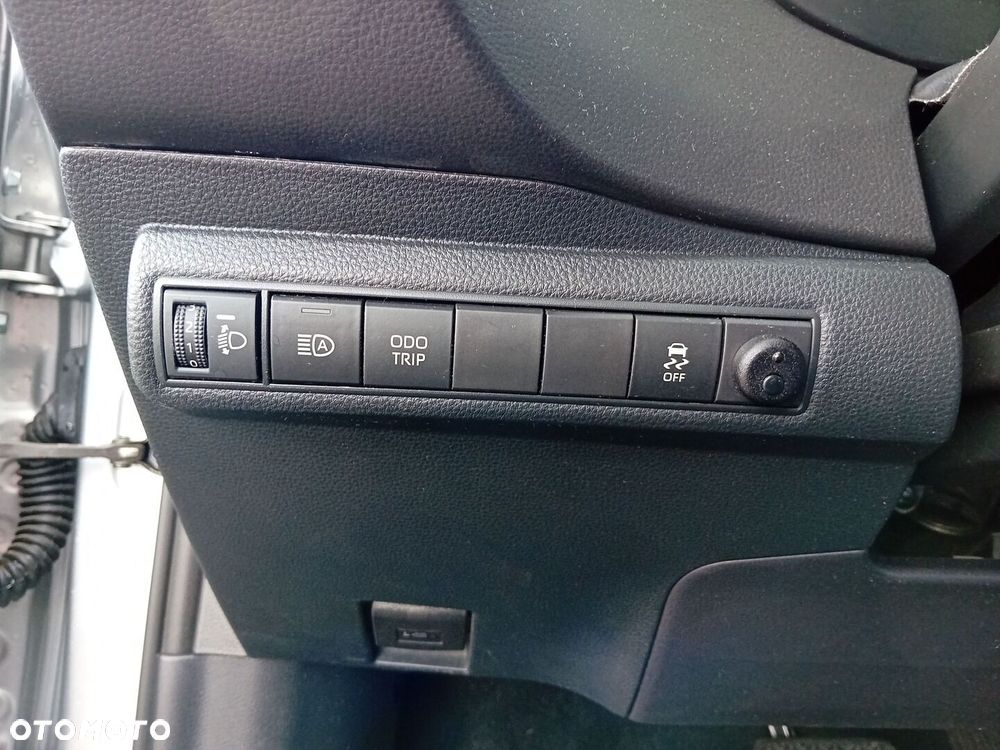 Toyota Corolla 1.8 Hybrid Comfort - 20