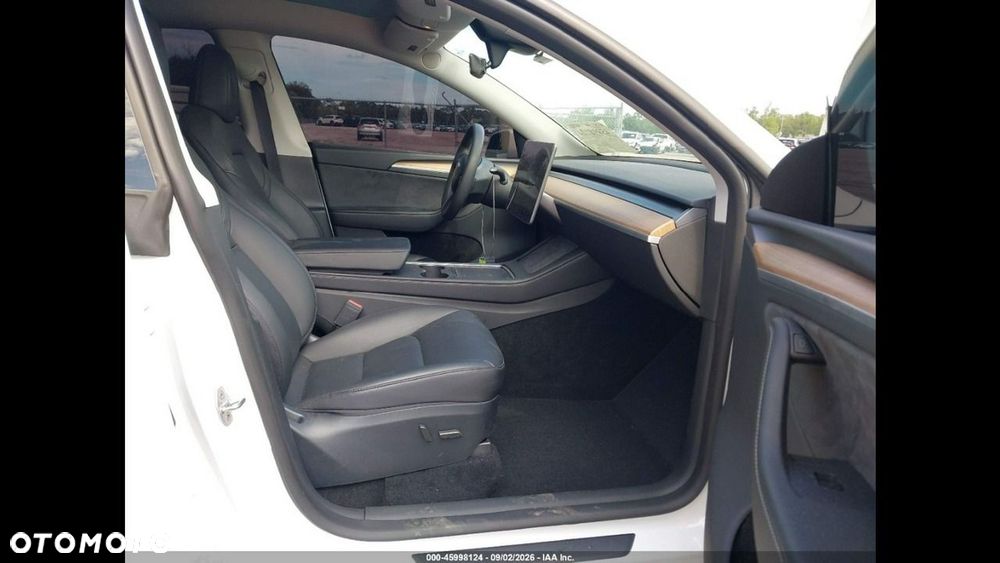 Tesla Model Y Long Range Dual Motor AWD - 10