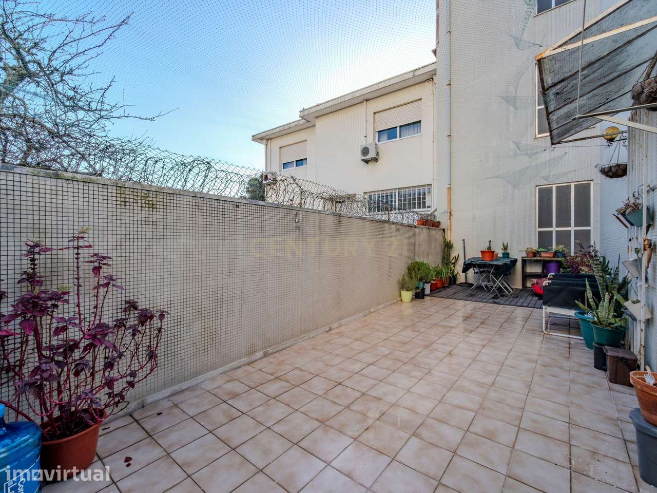 Apartamento T2 com terraço e lugar de garagem, ao Carvalhido - Porto - Grande imagem: 2/36