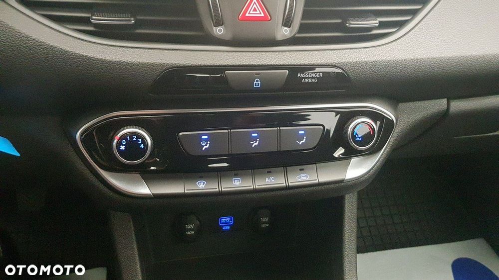 Hyundai i30 - 24