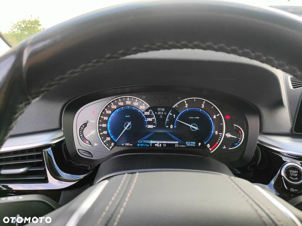 BMW Seria 5 520d - 32