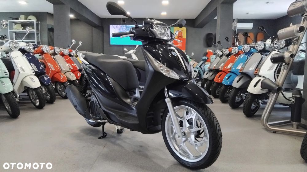 Piaggio Medley - 1